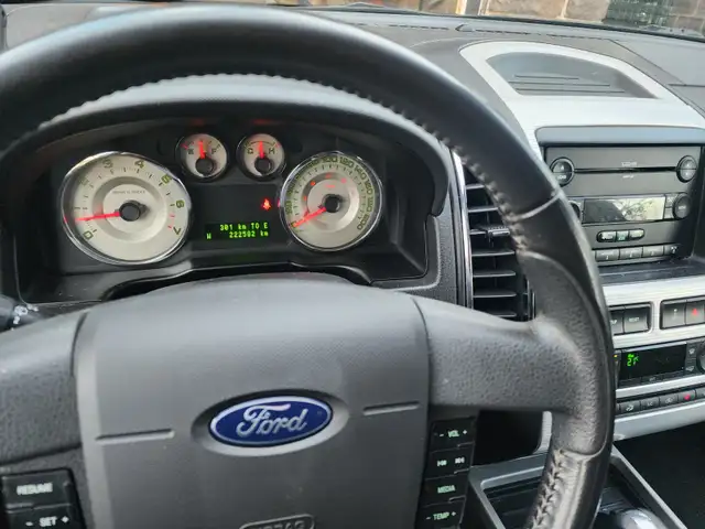 2007 Ford Edge SEL Plus AWD – Fully Loaded – $5,500 OBO - Photo 6