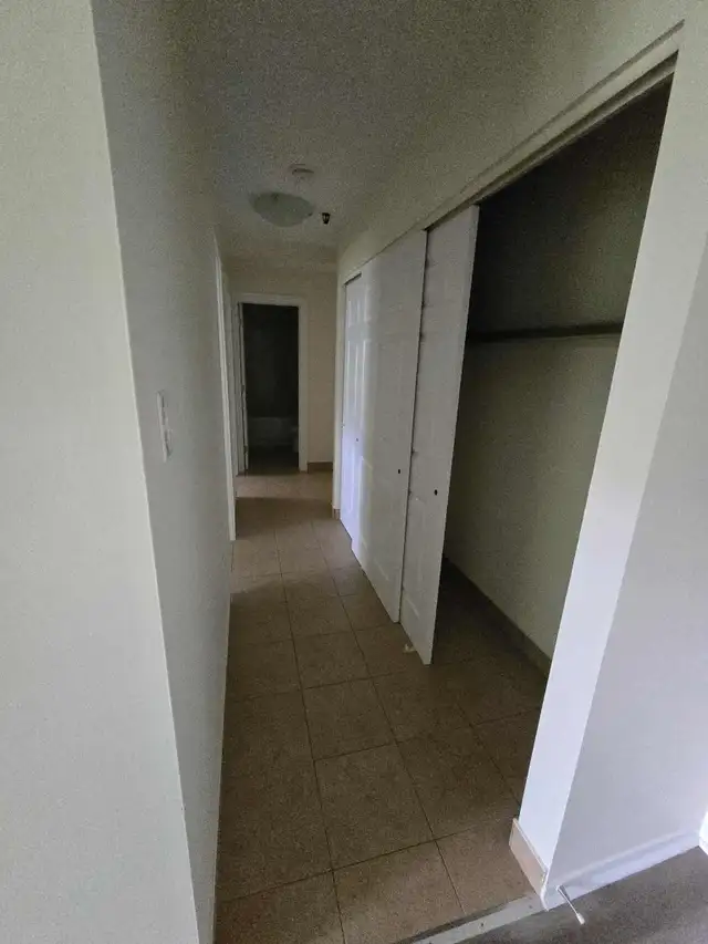 Waterfront 2BR - Reno'd - July/Aug 1st - Heat/Wat/Pkg Included! - Photo 6