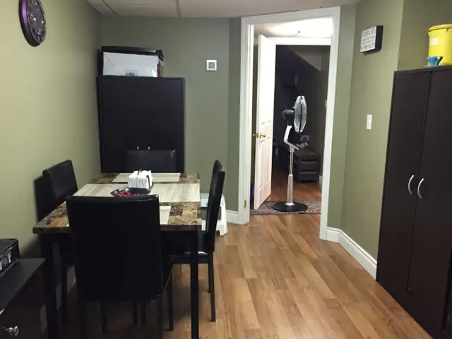 SPACIOUS AND CONFORTABLE TWO BEDROOM APARTMENT - Photo 7