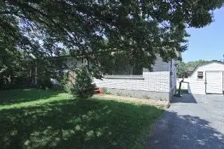 SPACIOUS AND CONFORTABLE TWO BEDROOM APARTMENT - Photo 10