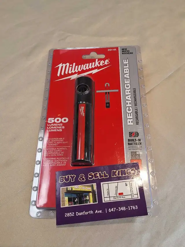 Milwaukee 2011R 500 lumens Flashlight NEW