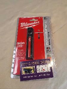 Milwaukee 2011R 500 lumens Flashlight NEW
