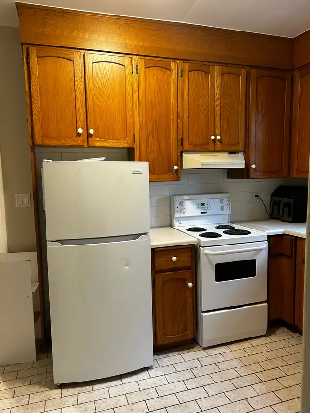 1 Bedroom Apartment - Photo 2