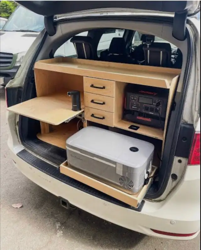 Dresser Delivery