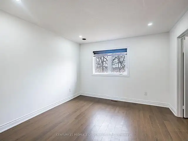 3 Beds 3 Baths - TownhouseCA$2,900 / Month - Photo 9