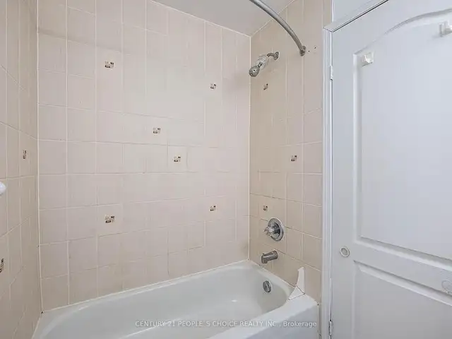 3 Beds 3 Baths - TownhouseCA$2,900 / Month - Photo 14