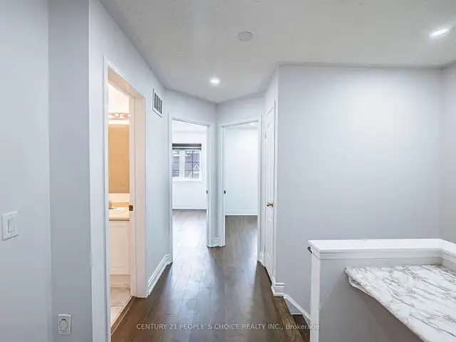 3 Beds 3 Baths - TownhouseCA$2,900 / Month - Photo 18