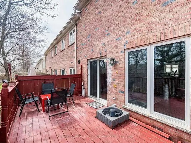 3 Beds 3 Baths - TownhouseCA$2,900 / Month - Photo 20