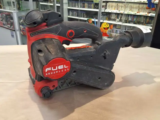 Milwaukee 2832-20 M18 Belt Sander Tool Only - Photo 2