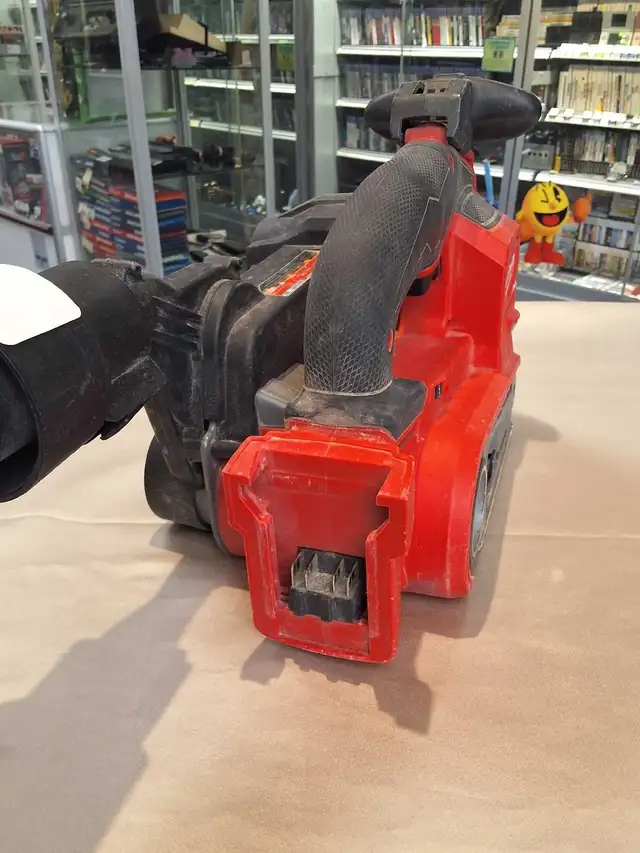 Milwaukee 2832-20 M18 Belt Sander Tool Only - Photo 3