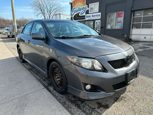 2010 Toyota Corolla XRS - Photo 2
