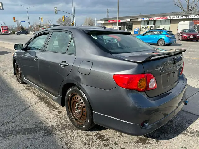 2010 Toyota Corolla XRS - Photo 6