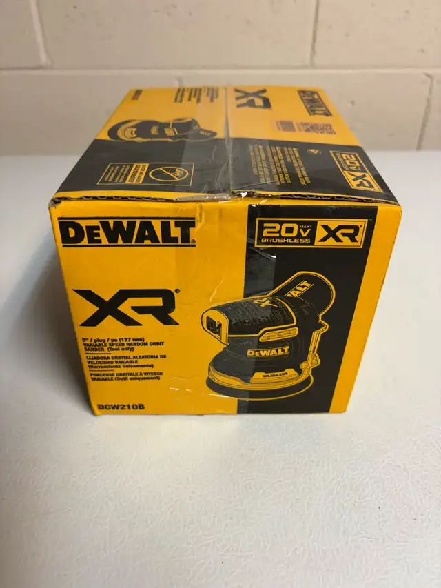 DeWalt Cordless Sander - Photo 3