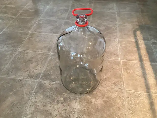 tourie en vitre $15.00