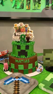 amazing Custom cakes Halton GTA Peel Region - Photo 10