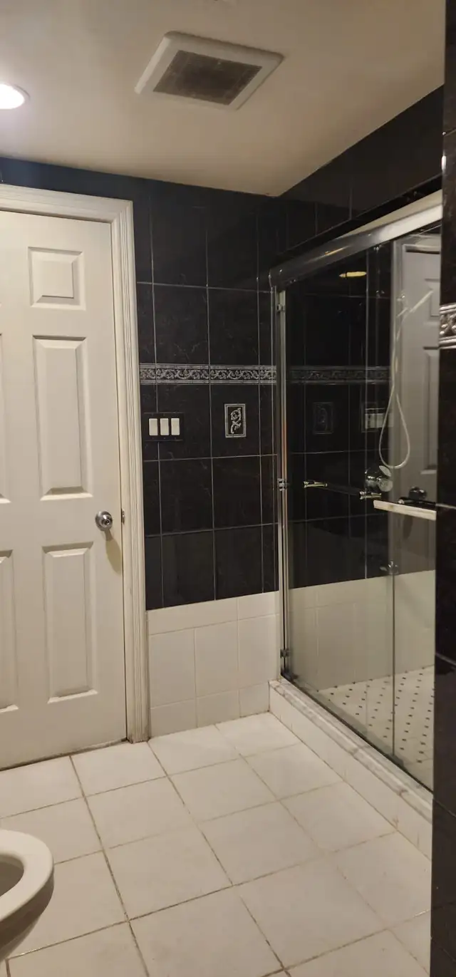 One Bedroom Basement Apartment - Photo 4