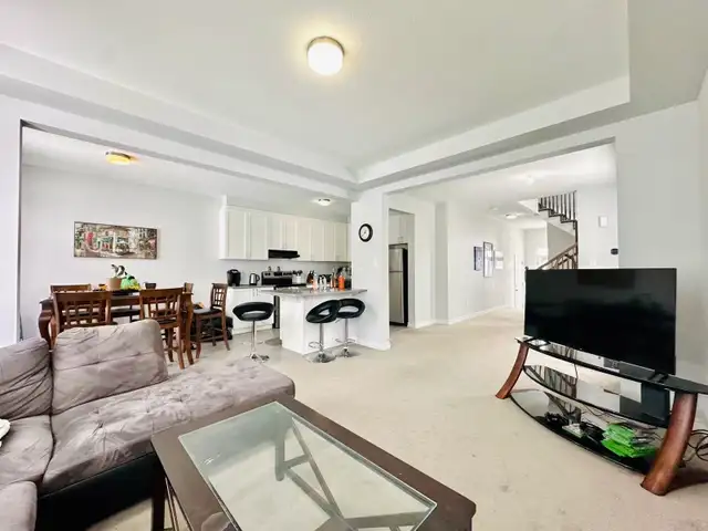 Half Moon Bay End Unit 4-bedroom townhouse for rent - Photo 5