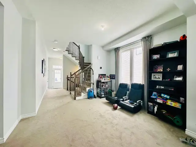 Half Moon Bay End Unit 4-bedroom townhouse for rent - Photo 10