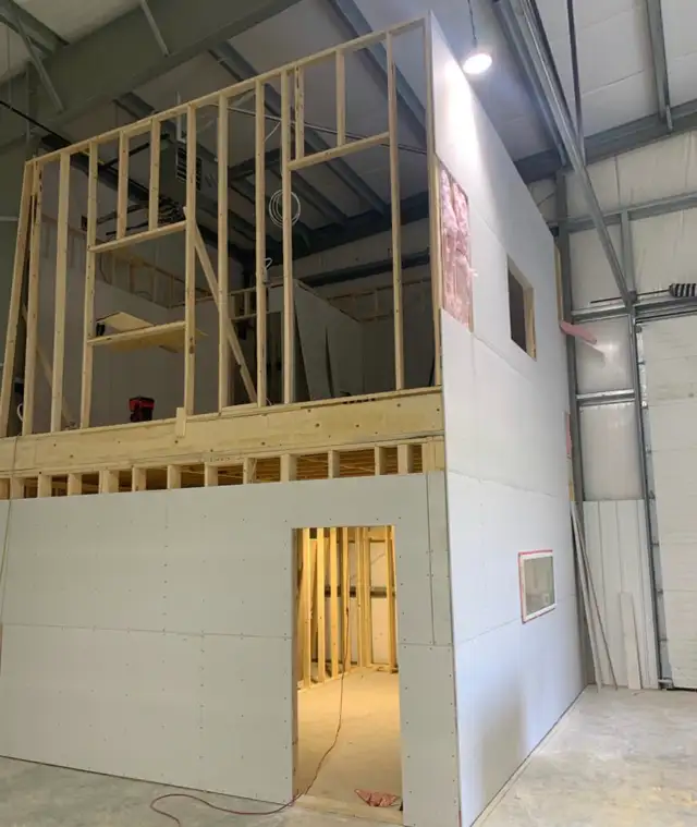 Drywall —-paint———-Taper ——mudding dm me - Photo 7