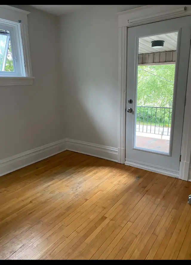 OLD OTTAWA SOUTH - 2 BEDROOM APT! - Photo 3