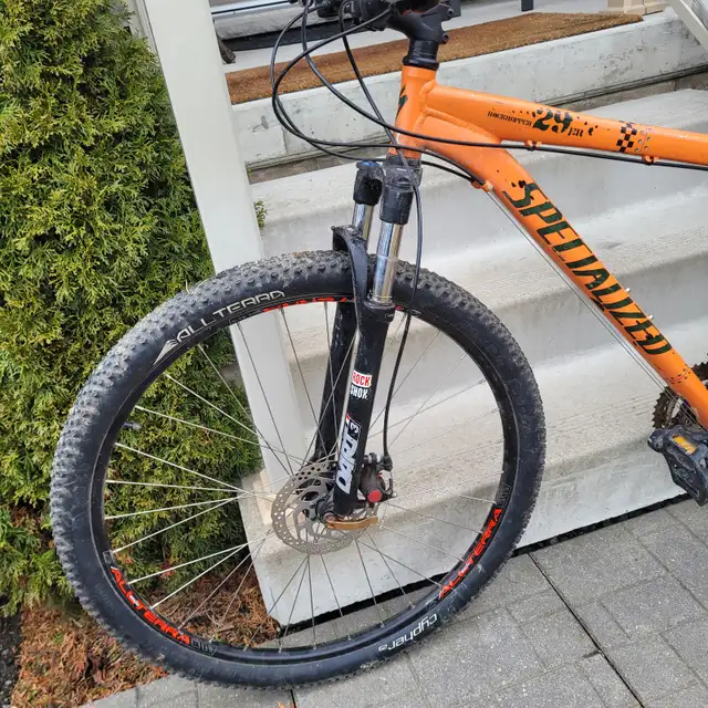 Specialized Rockhopper 29er Mountain Bike With Disc Brakes - Photo 3