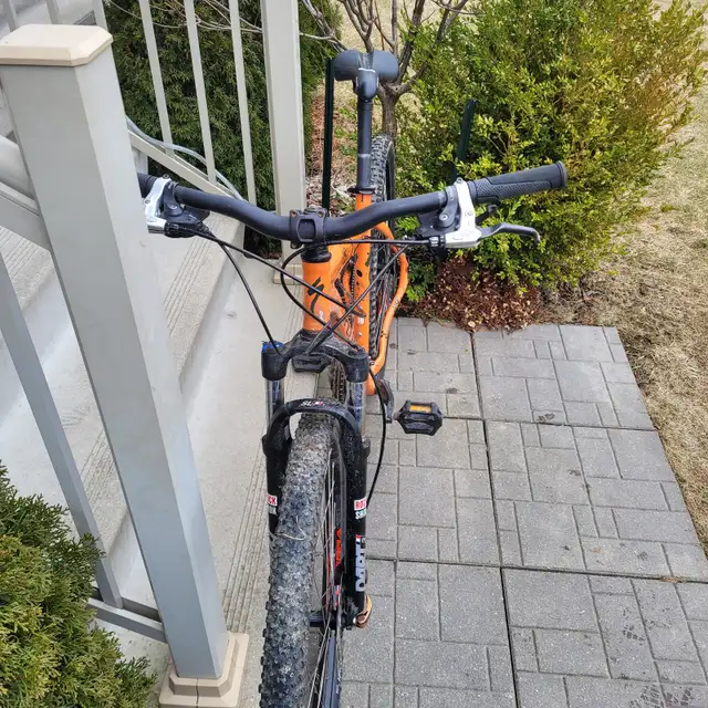 Specialized Rockhopper 29er Mountain Bike With Disc Brakes - Photo 6