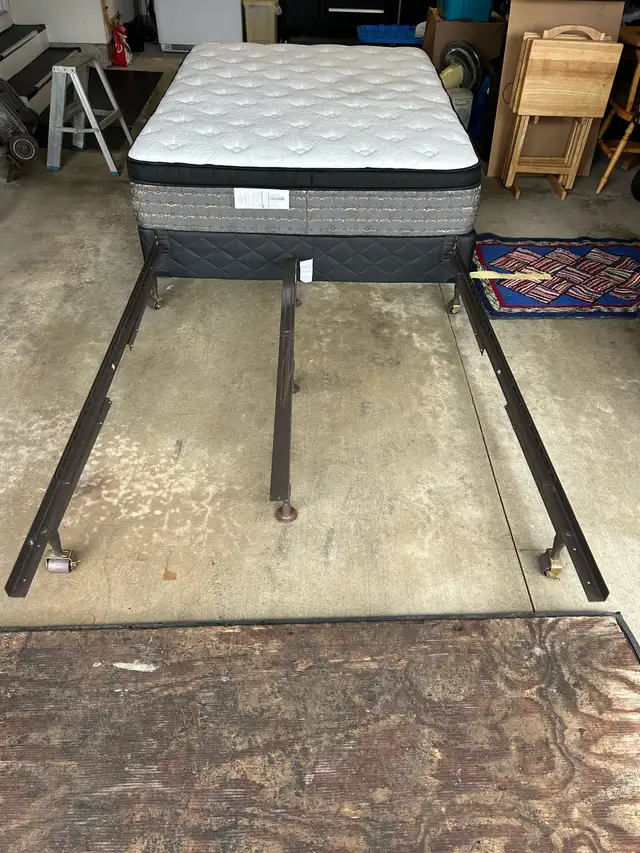 SUPER Comfy Queen Sized Mattress/BoxSpring and Frame… LIKE NEW! - Photo 3