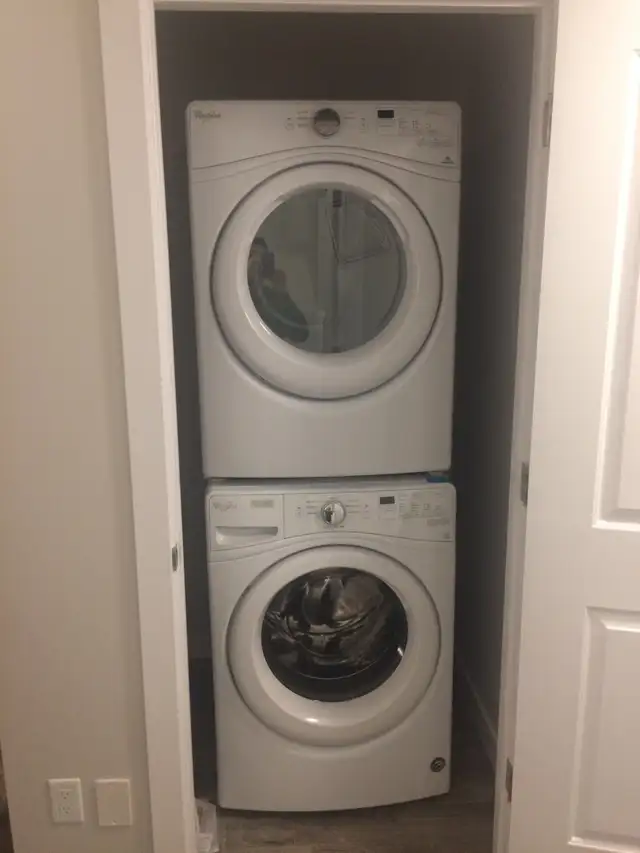 NEW FURNISHED 2 BEDROOM BASEMENT! LEGAL SUITE! - Photo 8