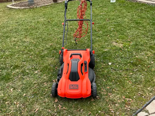 Electric Lawnmower - Photo 2