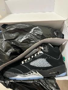 Brand New Jordan retro 5 Black Metallic