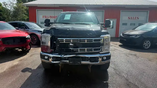 2023 Ford F250 Crew Cab Diesel 4x4 - Photo 2