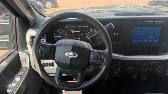 2023 Ford F250 Crew Cab Diesel 4x4 - Photo 11