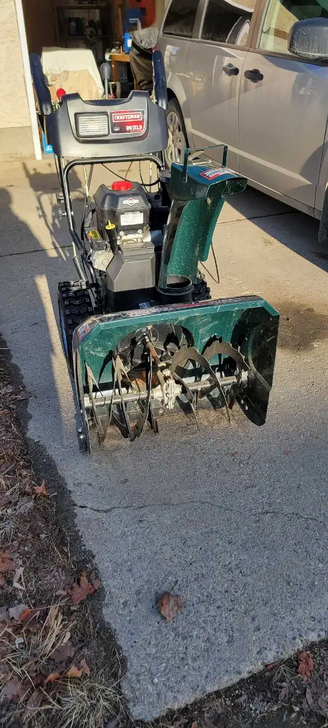 CRAFTSMAN 24' SNOWBLOWER WITH POWER STEERING - Photo 3
