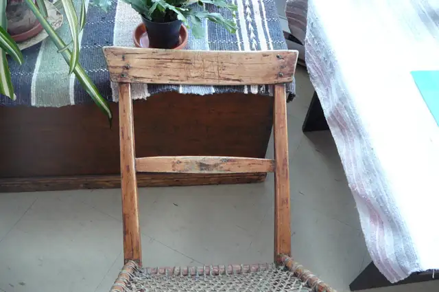 CHAISE ANTIQUE avec Chevilles , Clous à tête carrée , Babiche - Photo 6