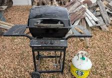 Used Master Chef Barbecue & 20 LB. Propane Tank - Photo 2