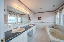 180 degree lakeview house in Peachland 5 mints to west kelowna - Photo 4