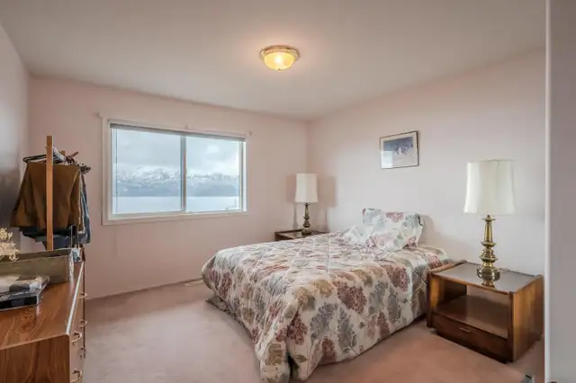 180 degree lakeview house in Peachland 5 mints to west kelowna - Photo 6