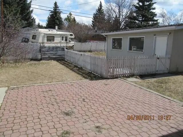 Large furnished room in Brentwood bungalow near UofC/transit 4 - Photo 9