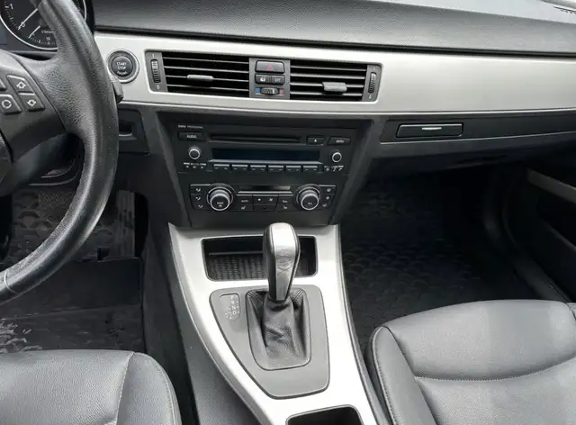 BMW 3 2011 - Photo 8