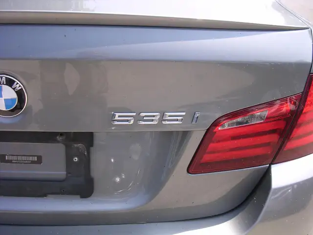 2012 BMW 5 Series 4dr Sdn 535i xDrive AWD - Photo 5