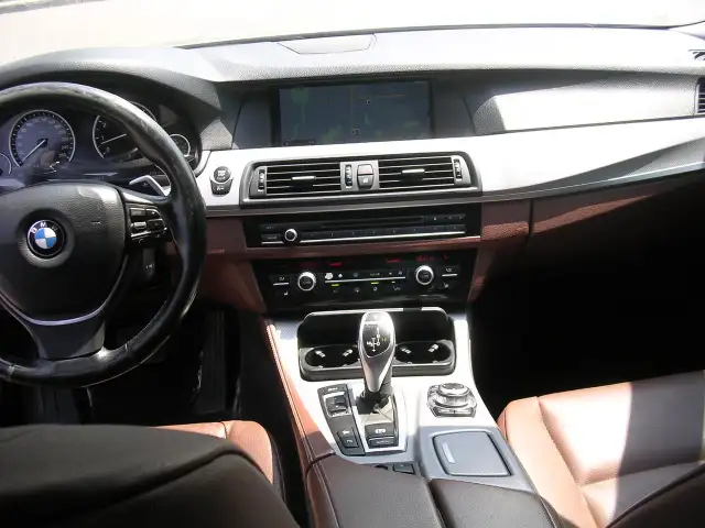 2012 BMW 5 Series 4dr Sdn 535i xDrive AWD - Photo 9