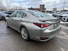 2020 Lexus ES 300h Premium Auto - Photo 4