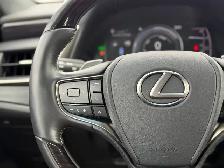 2020 Lexus ES 300h Premium Auto - Photo 17