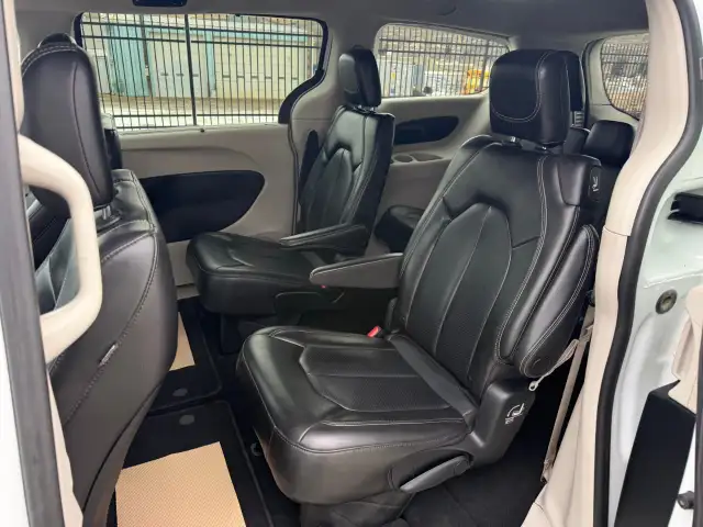 2023 Chrysler Pacifica - Photo 20