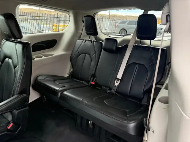 2023 Chrysler Pacifica - Photo 21