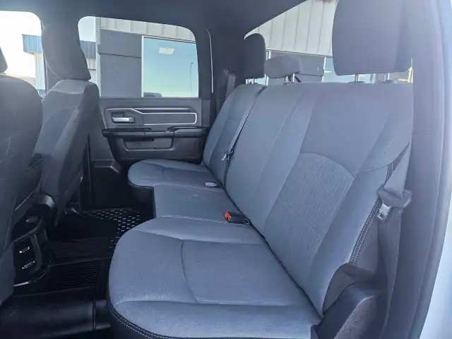 2022 Ram 3500 - Photo 24