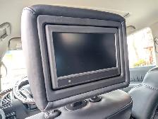 2011 Infiniti QX56 4WD | 8-seater! | Sun-roof! | Heated seats! | - Photo 12