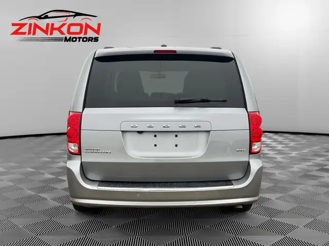 2017 Dodge Grand Caravan SXT | CLEAN CARFAX | BIG SCREEN | BACK- - Photo 4