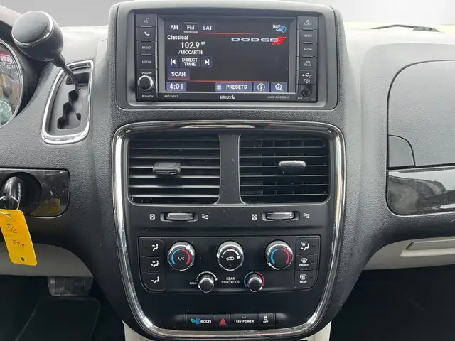 2017 Dodge Grand Caravan SXT | CLEAN CARFAX | BIG SCREEN | BACK- - Photo 9