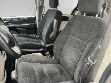 2017 Dodge Grand Caravan SXT | CLEAN CARFAX | BIG SCREEN | BACK- - Photo 10